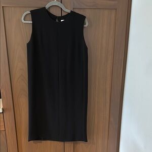 Vince Black Sleeveless Sheath Dress w/ stunning keyhole opening at back.